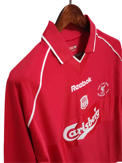 https://cdn.shopify.com/s/files/1/0826/7228/8075/files/20012002-liverpool-carlsberg-home-retro-kit-classickits433-244028.webp?v=1741199189