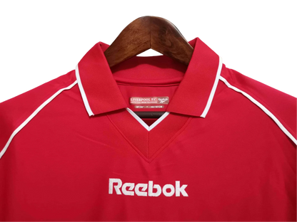 https://cdn.shopify.com/s/files/1/0826/7228/8075/files/20012002-liverpool-carlsberg-home-retro-kit-classickits433-337208.webp?v=1741199192