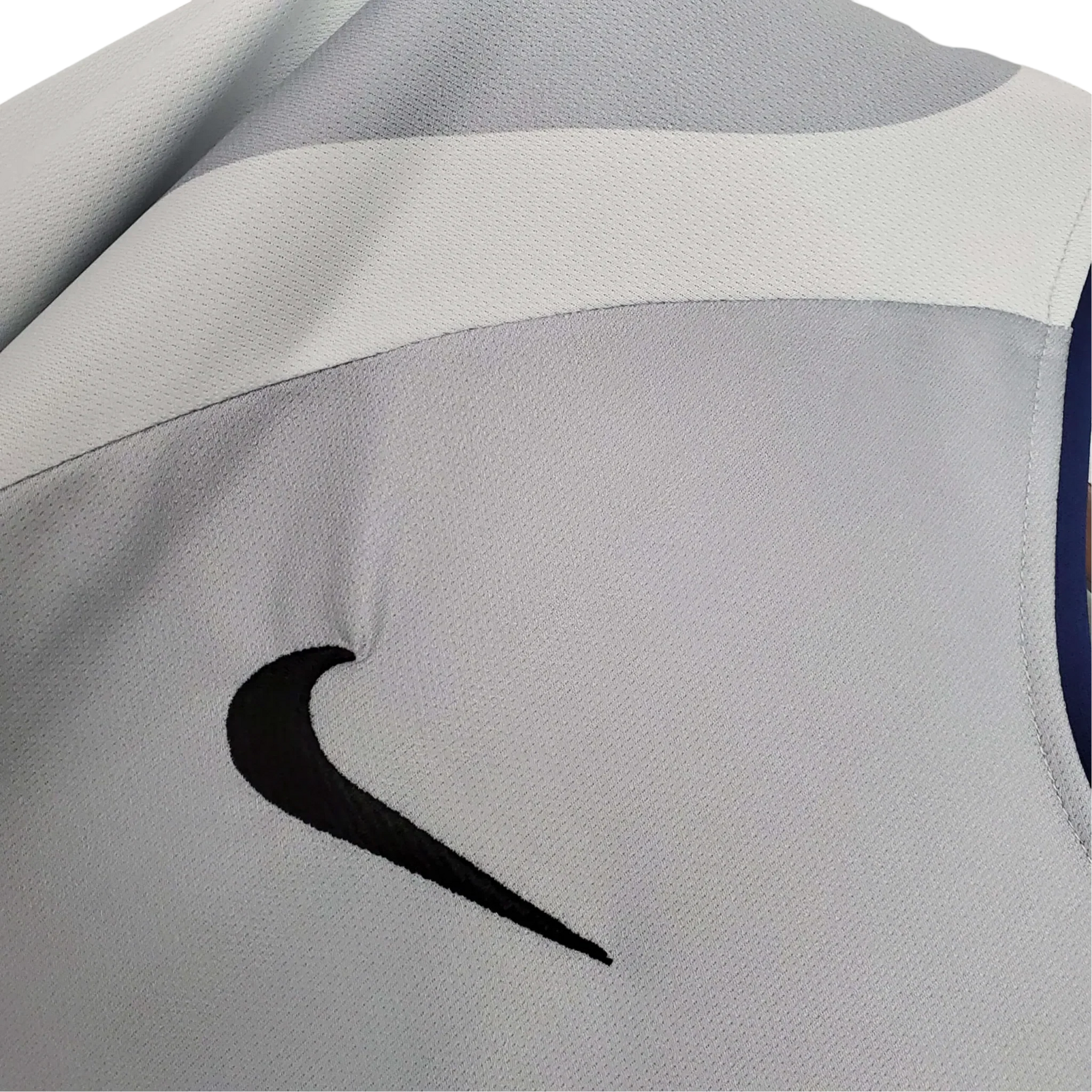https://cdn.shopify.com/s/files/1/0826/7228/8075/files/20012002-paris-saint-germain-opel-away-grey-retro-jersey-543085.webp?v=1741198010