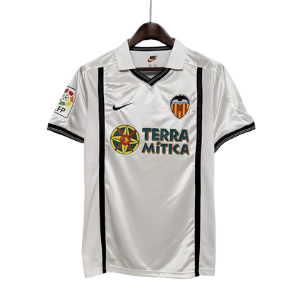 https://cdn.shopify.com/s/files/1/0826/7228/8075/files/20012002-valencia-terra-mitica-home-retro-kit-classickits433-538748.webp?v=1741199019