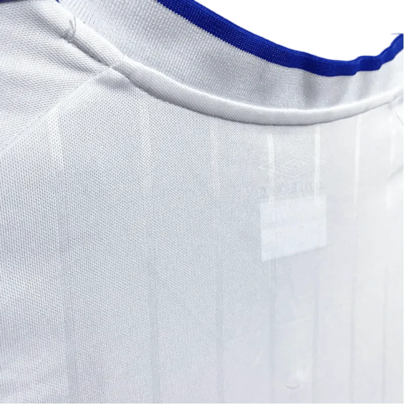 https://cdn.shopify.com/s/files/1/0826/7228/8075/files/20012003-chelsea-fly-emirates-away-retro-kit-classickits433-354028.webp?v=1741198265