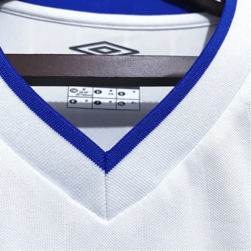 https://cdn.shopify.com/s/files/1/0826/7228/8075/files/20012003-chelsea-fly-emirates-away-retro-kit-classickits433-607183.webp?v=1741198263