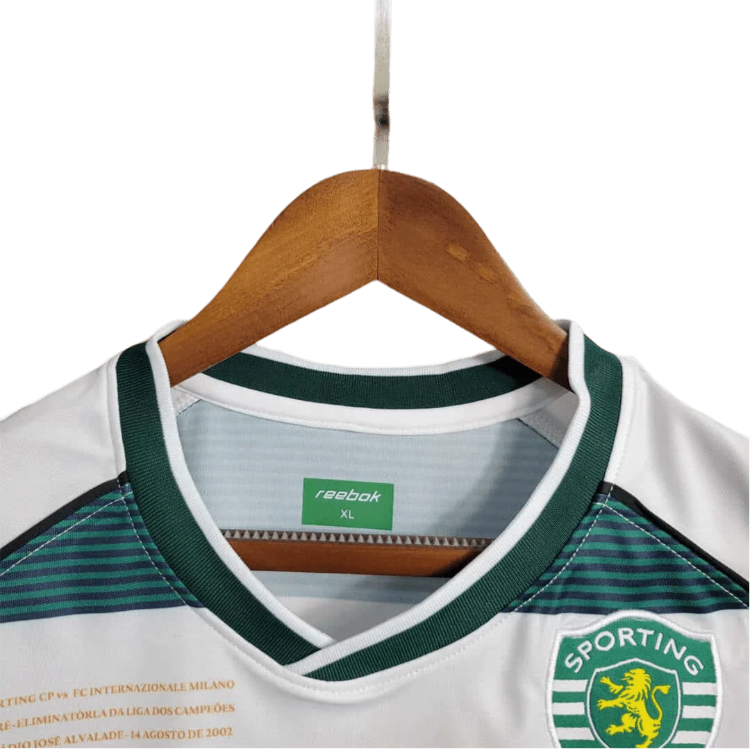 https://cdn.shopify.com/s/files/1/0826/7228/8075/files/20012003-sporting-lisbon-home-retro-jersey-at-govintagejersey-store-860670.webp?v=1741199329