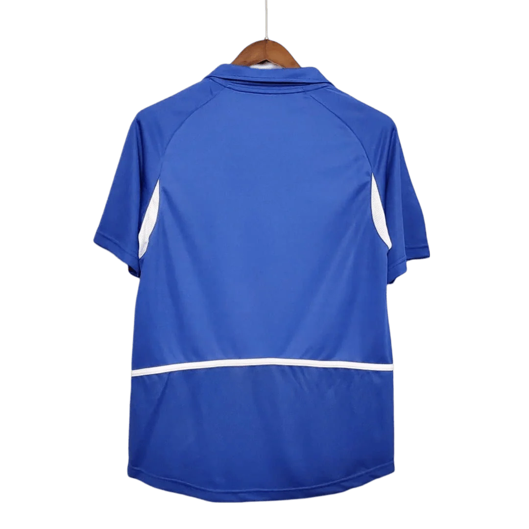 https://cdn.shopify.com/s/files/1/0826/7228/8075/files/2002-brazil-world-cup-away-retro-kit-classickits433-893570.webp?v=1741198763