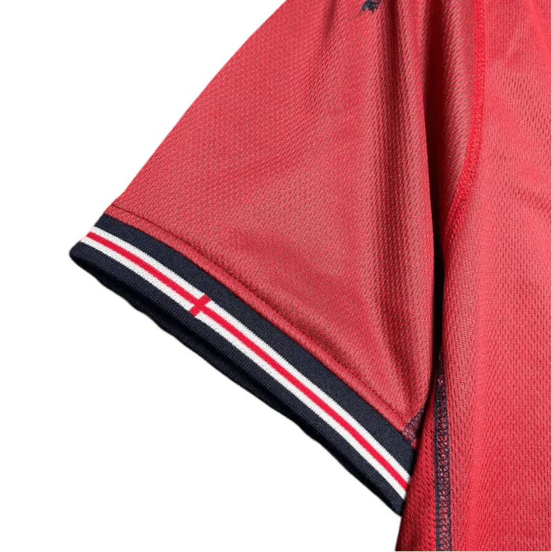 https://cdn.shopify.com/s/files/1/0826/7228/8075/files/2002-england-away-red-retro-kit-435989.webp?v=1741196951