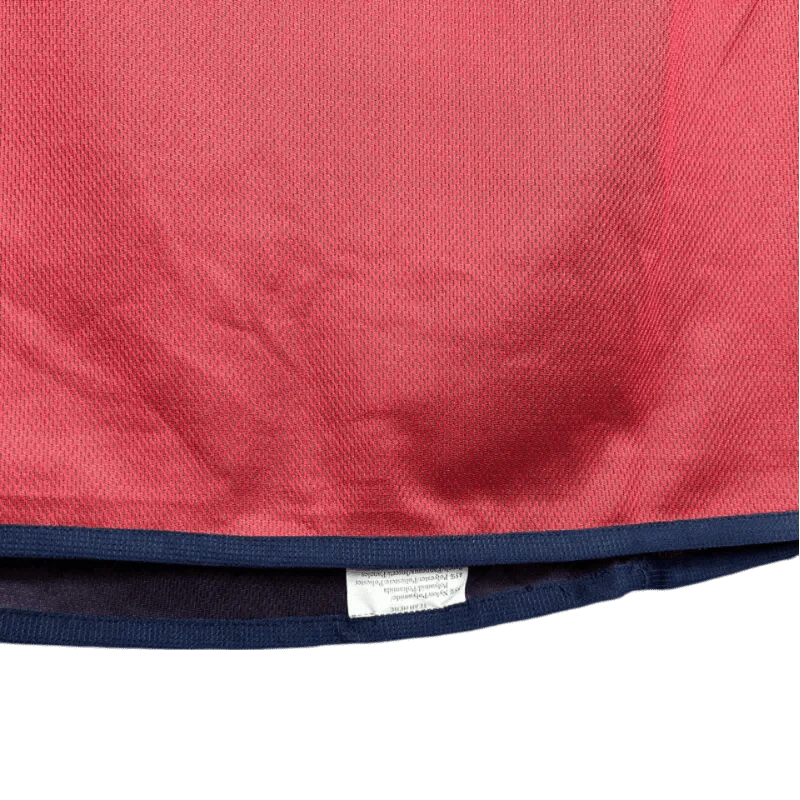 https://cdn.shopify.com/s/files/1/0826/7228/8075/files/2002-england-away-red-retro-kit-590706.webp?v=1741196955