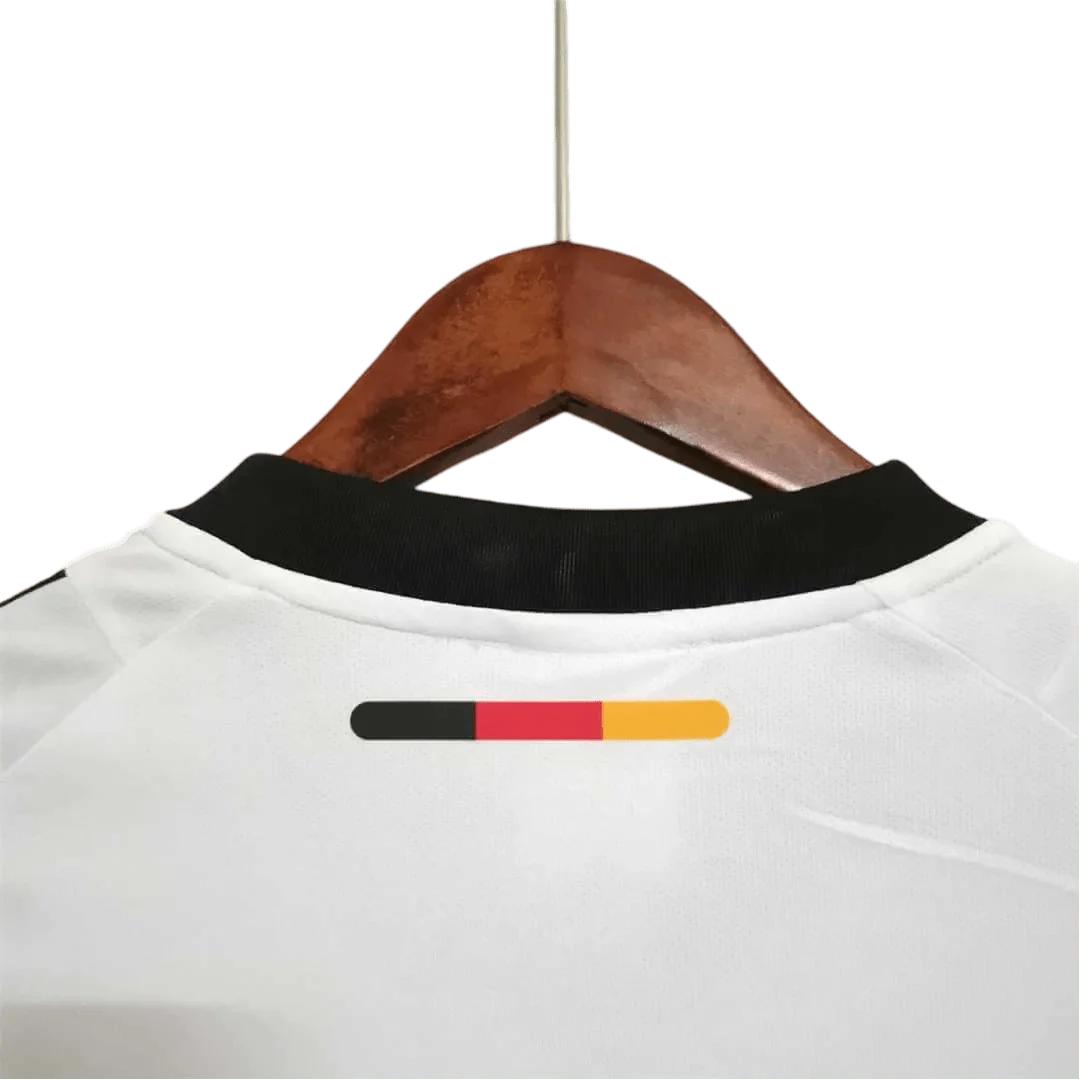 https://cdn.shopify.com/s/files/1/0826/7228/8075/files/2002-germany-home-retro-kit-414723.webp?v=1741197029