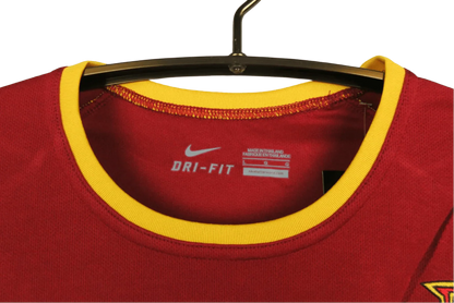 https://cdn.shopify.com/s/files/1/0826/7228/8075/files/2002-portugal-home-retro-kit-656349.webp?v=1741197032