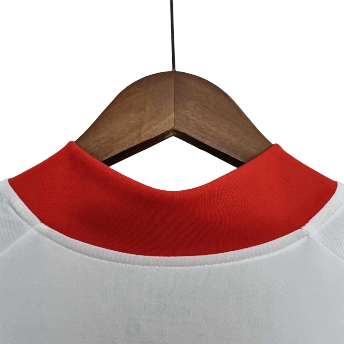 https://cdn.shopify.com/s/files/1/0826/7228/8075/files/20022003-ac-milan-for-peace-champions-league-final-edition-retro-kit-679964.webp?v=1741197274