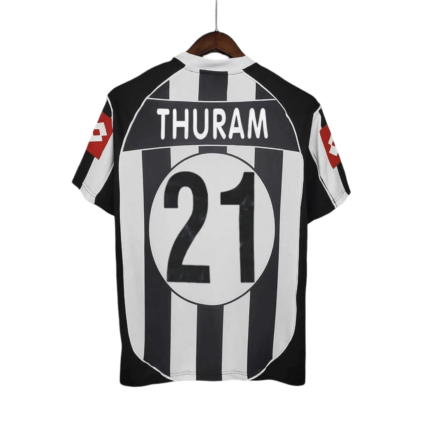 https://cdn.shopify.com/s/files/1/0826/7228/8075/files/20022003-juventus-tamoil-home-retro-kit-320572.webp?v=1741197301