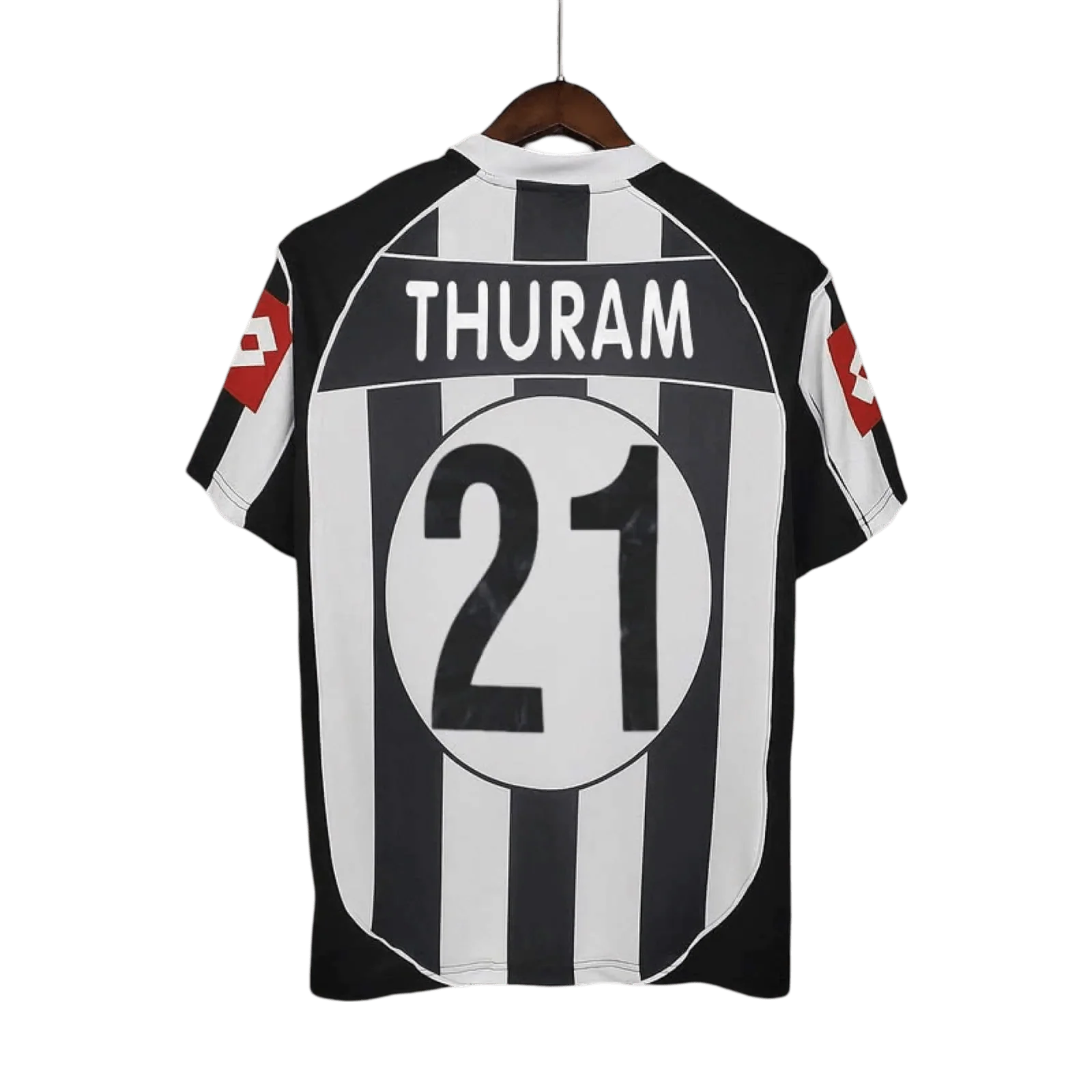 https://cdn.shopify.com/s/files/1/0826/7228/8075/files/20022003-juventus-tamoil-home-retro-kit-320572.webp?v=1741197301
