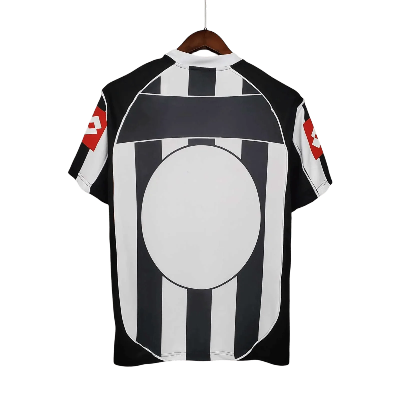 https://cdn.shopify.com/s/files/1/0826/7228/8075/files/20022003-juventus-tamoil-home-retro-kit-481285.webp?v=1741197296