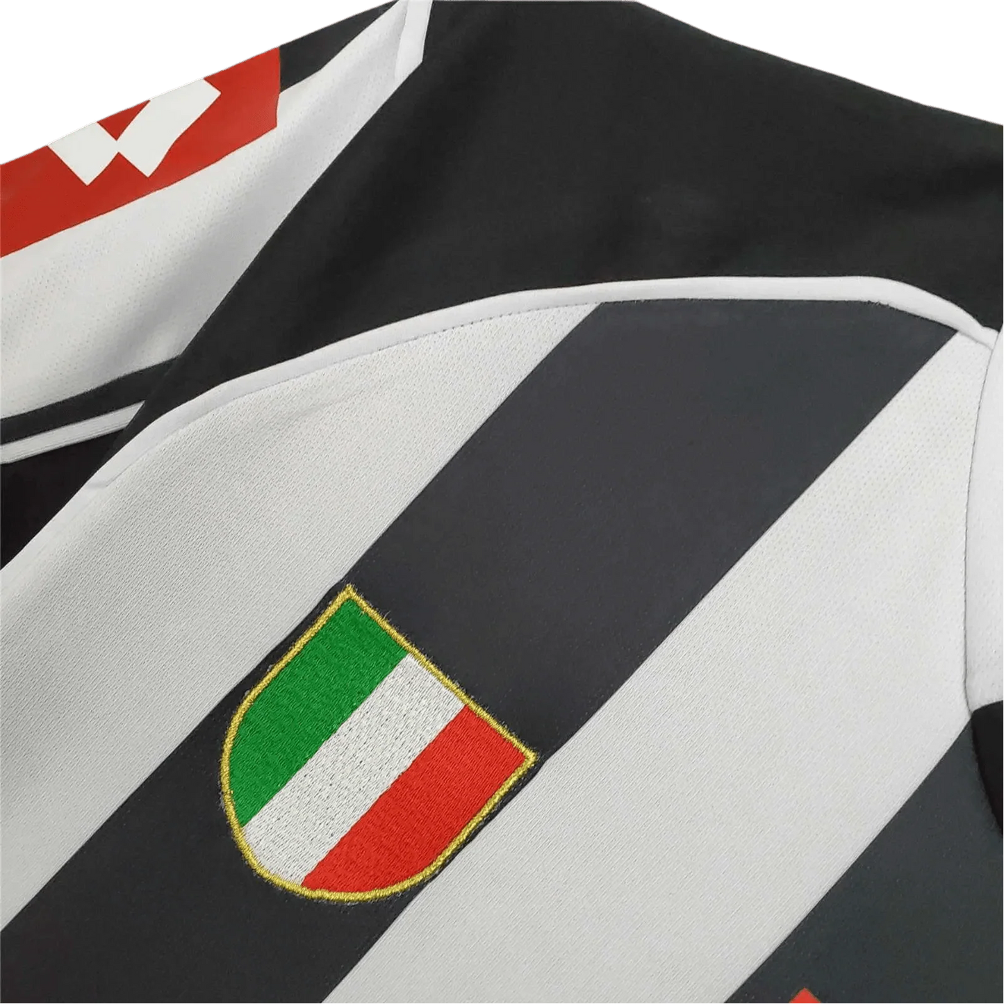 https://cdn.shopify.com/s/files/1/0826/7228/8075/files/20022003-juventus-tamoil-home-retro-kit-564850.webp?v=1741197303