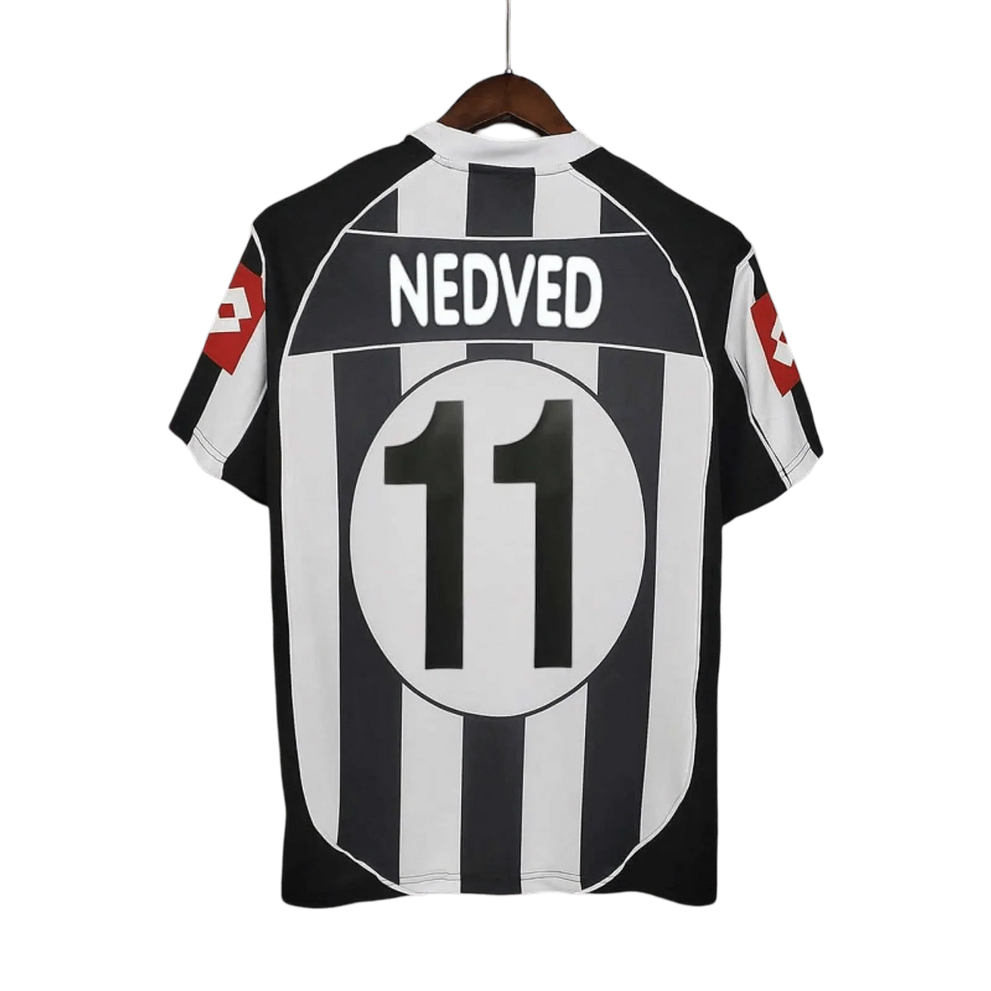 https://cdn.shopify.com/s/files/1/0826/7228/8075/files/20022003-juventus-tamoil-home-retro-kit-594406.webp?v=1741197296