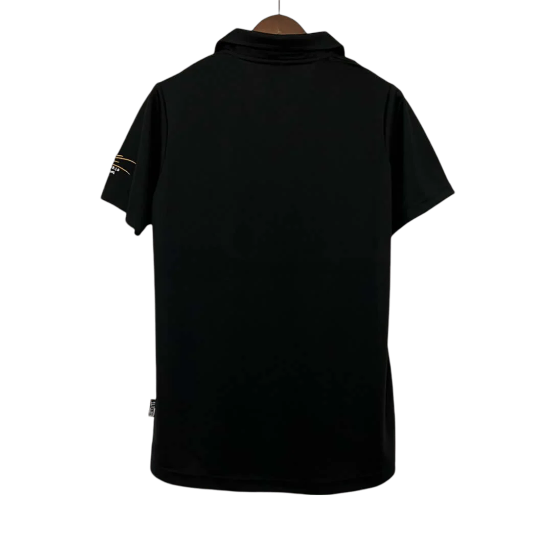 https://cdn.shopify.com/s/files/1/0826/7228/8075/files/20022003-real-madrid-siemens-mobile-black-retro-kit-classickits433-151147.webp?v=1741199016