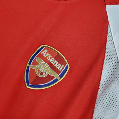 https://cdn.shopify.com/s/files/1/0826/7228/8075/files/20022004-arsenal-sponsor-o2-home-retro-kit-classickits433-754124.webp?v=1741198452