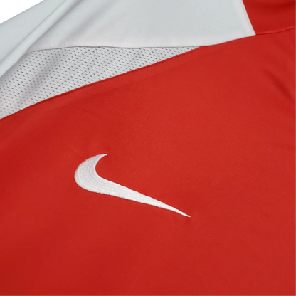 https://cdn.shopify.com/s/files/1/0826/7228/8075/files/20022004-arsenal-sponsor-o2-home-retro-kit-classickits433-838119.webp?v=1741198452