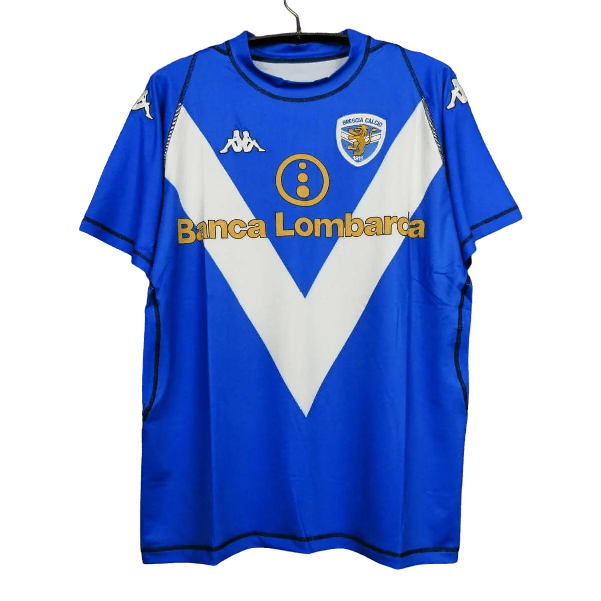 https://cdn.shopify.com/s/files/1/0826/7228/8075/files/20032004-fc-brescia-banca-lombarda-home-retro-kit-classickits433-745682.webp?v=1741198456