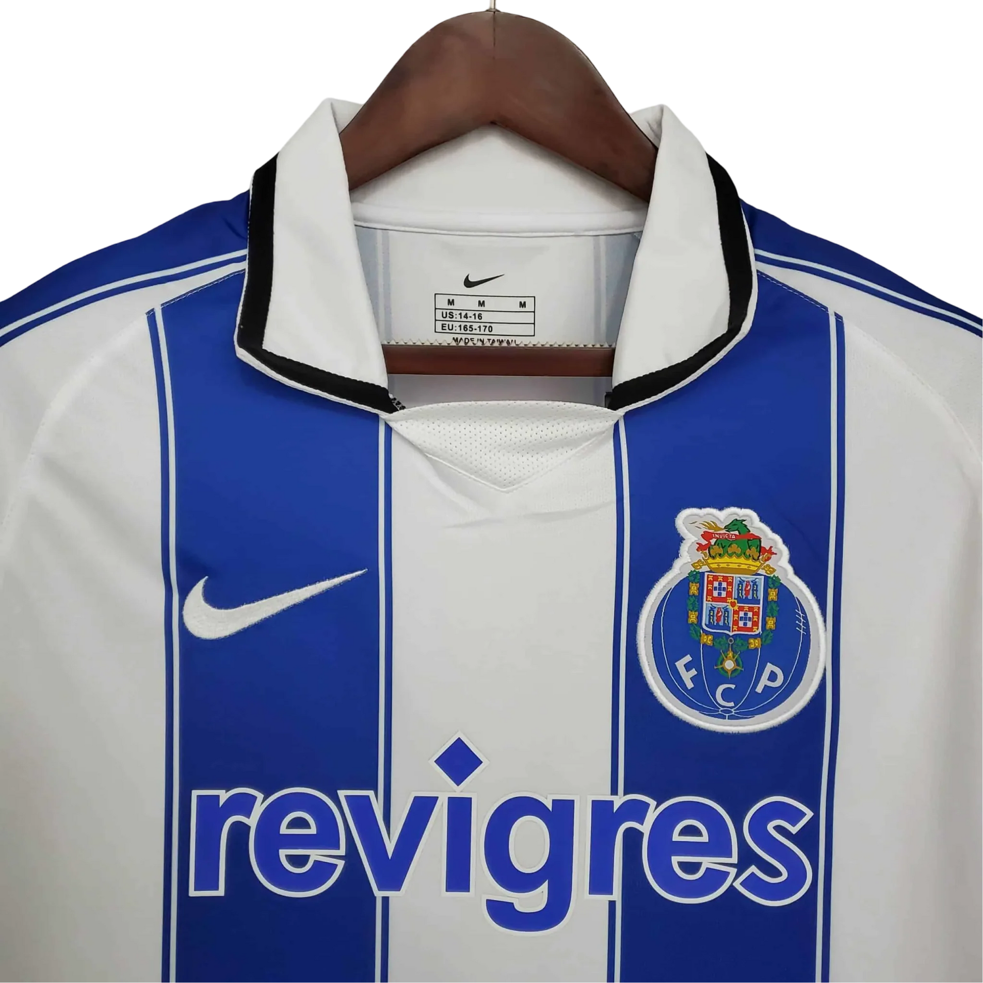 https://cdn.shopify.com/s/files/1/0826/7228/8075/files/20032004-fc-porto-revigres-home-retro-jersey-442282.webp?v=1741198251