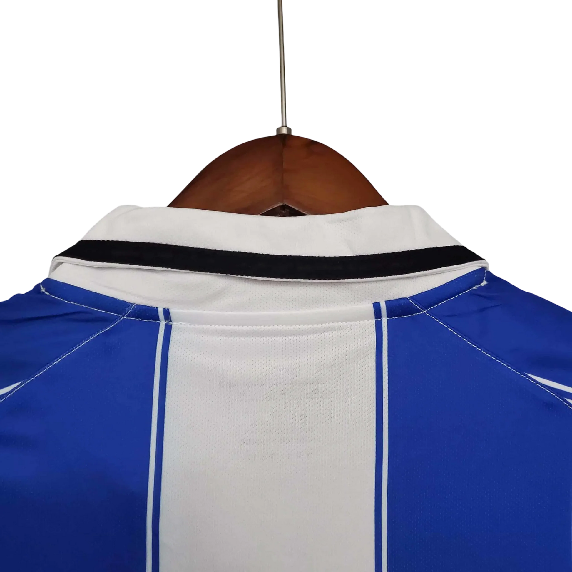 https://cdn.shopify.com/s/files/1/0826/7228/8075/files/20032004-fc-porto-revigres-home-retro-jersey-806569.webp?v=1741198249