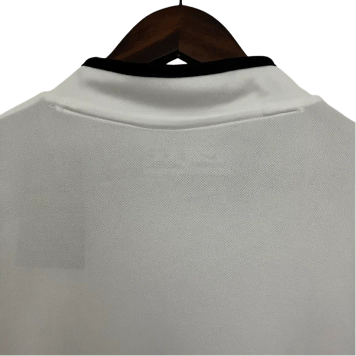 https://cdn.shopify.com/s/files/1/0826/7228/8075/files/20032004-valencia-toyota-home-retro-kit-classickits433-355304.webp?v=1741199028