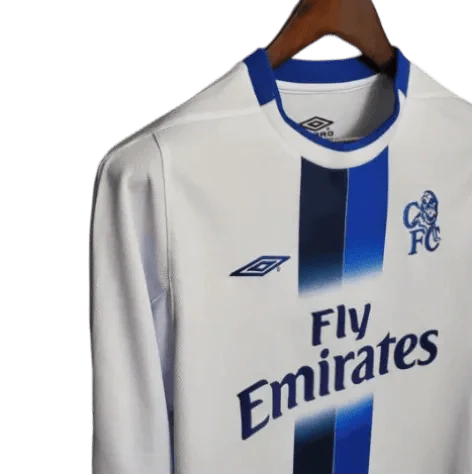 https://cdn.shopify.com/s/files/1/0826/7228/8075/files/20032005-chelsea-fly-emirates-away-retro-kit-long-sleeves-classickits433-258896.webp?v=1741198280