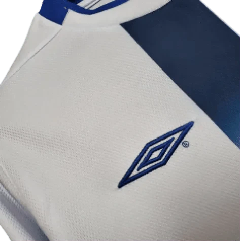 https://cdn.shopify.com/s/files/1/0826/7228/8075/files/20032005-chelsea-fly-emirates-away-retro-kit-long-sleeves-classickits433-978831.webp?v=1741198286
