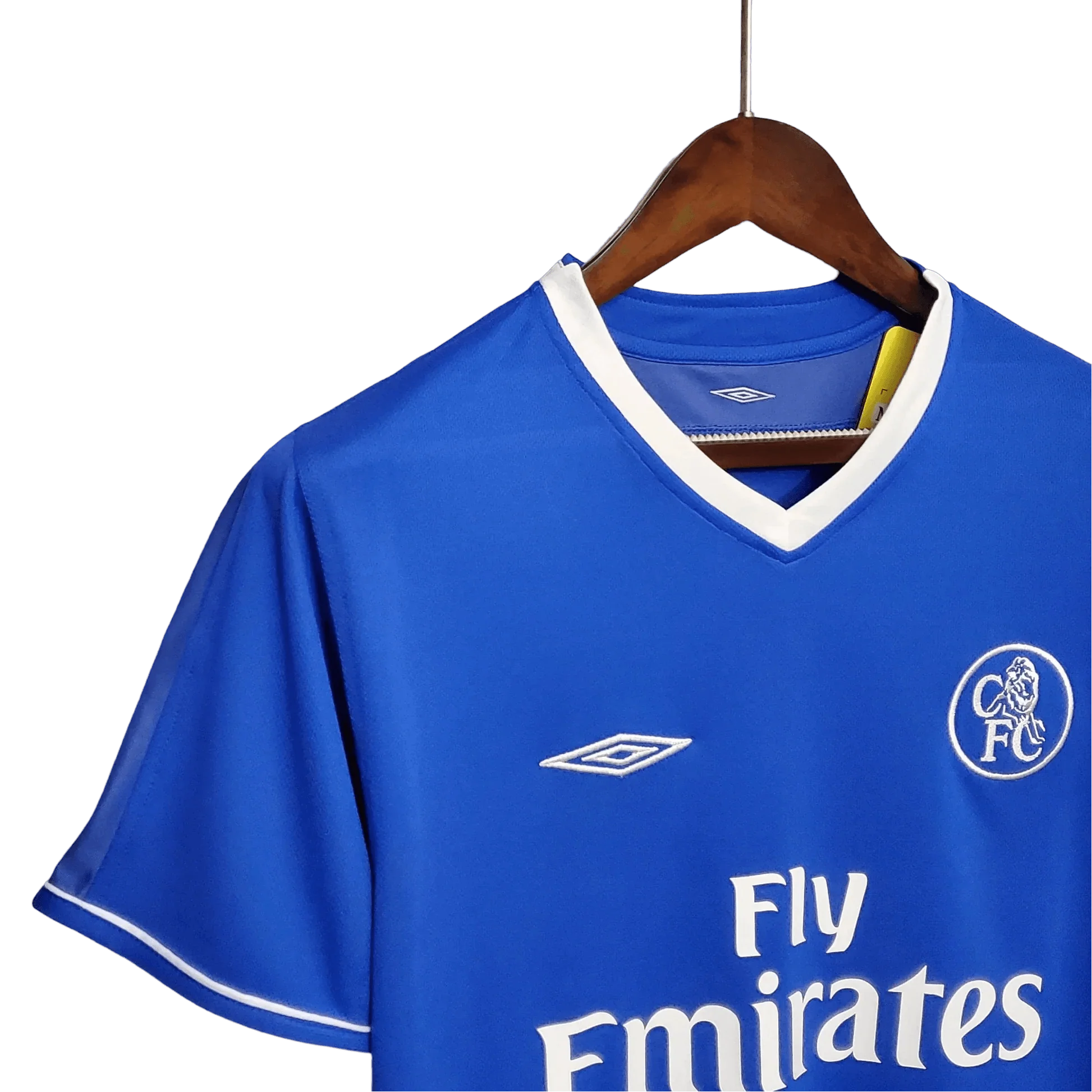 https://cdn.shopify.com/s/files/1/0826/7228/8075/files/20032005-chelsea-fly-emirates-home-retro-kit-classickits433-445976.webp?v=1741199252