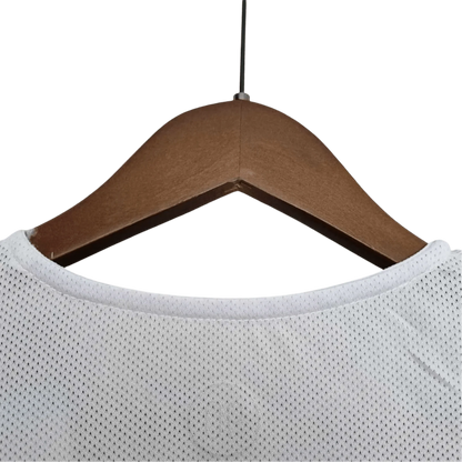 https://cdn.shopify.com/s/files/1/0826/7228/8075/files/2004-brazil-away-retro-kit-115384.webp?v=1741196948