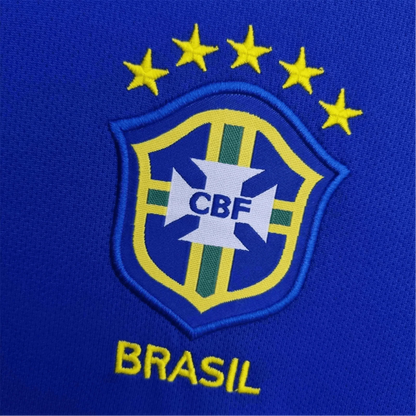 https://cdn.shopify.com/s/files/1/0826/7228/8075/files/2004-brazil-away-retro-kit-421462.webp?v=1741196951