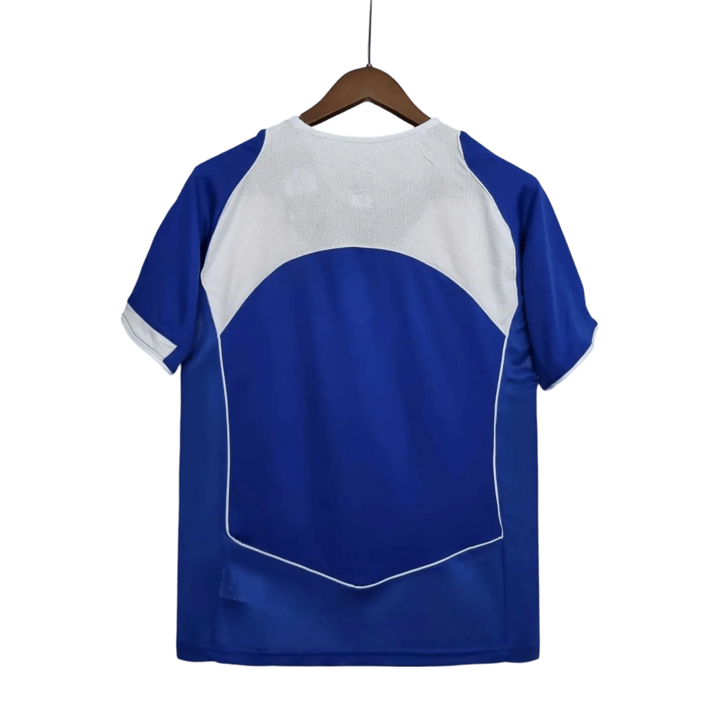 https://cdn.shopify.com/s/files/1/0826/7228/8075/files/2004-brazil-away-retro-kit-973542.webp?v=1741196950