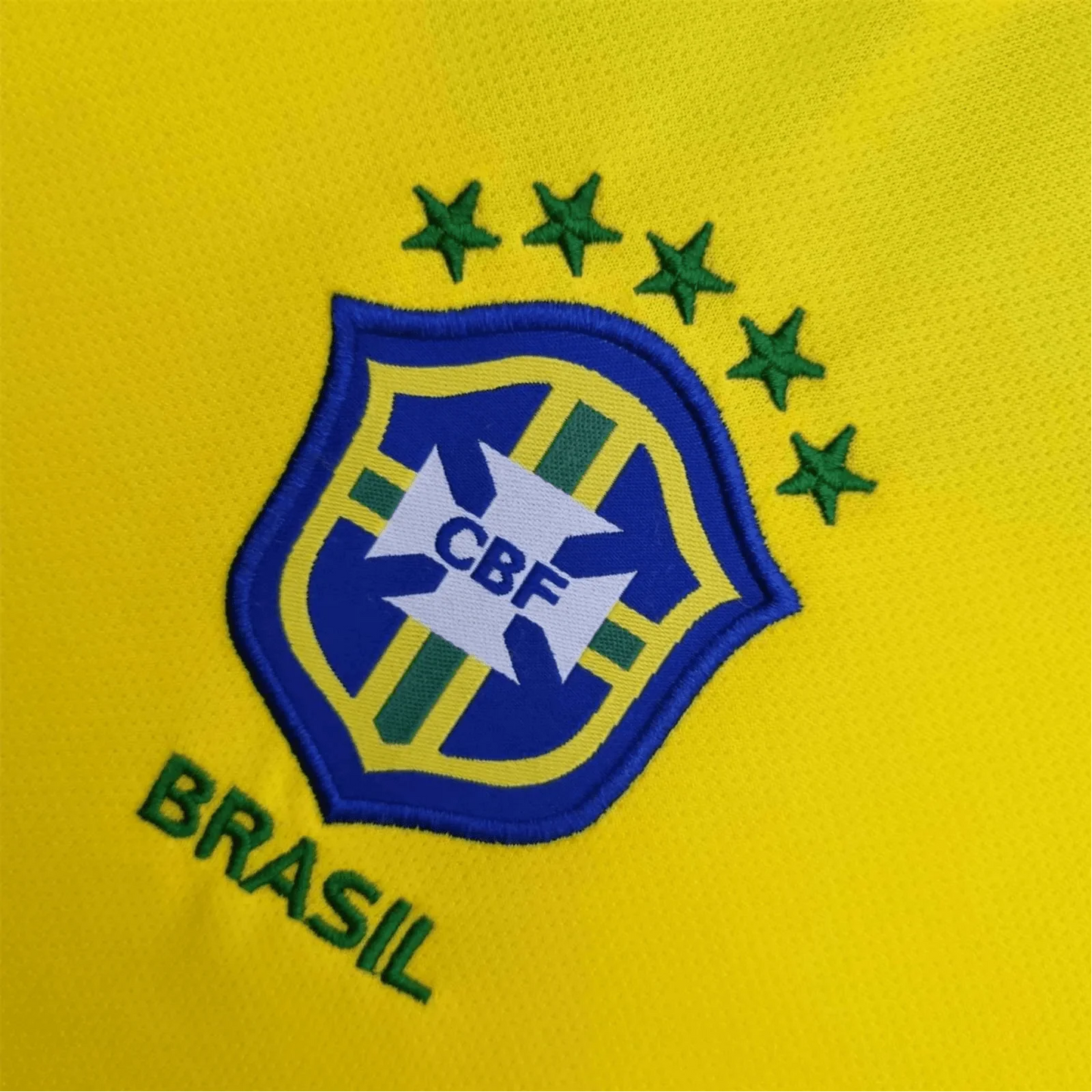 https://cdn.shopify.com/s/files/1/0826/7228/8075/files/2004-brazil-home-retro-kit-355719.webp?v=1741196965