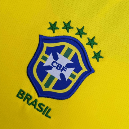 https://cdn.shopify.com/s/files/1/0826/7228/8075/files/2004-brazil-home-retro-kit-355719.webp?v=1741196965