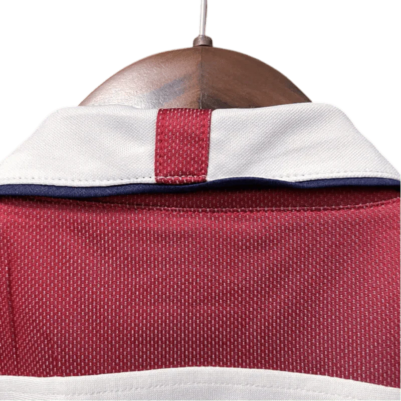 https://cdn.shopify.com/s/files/1/0826/7228/8075/files/2004-england-home-retro-kit-827069.webp?v=1741196965
