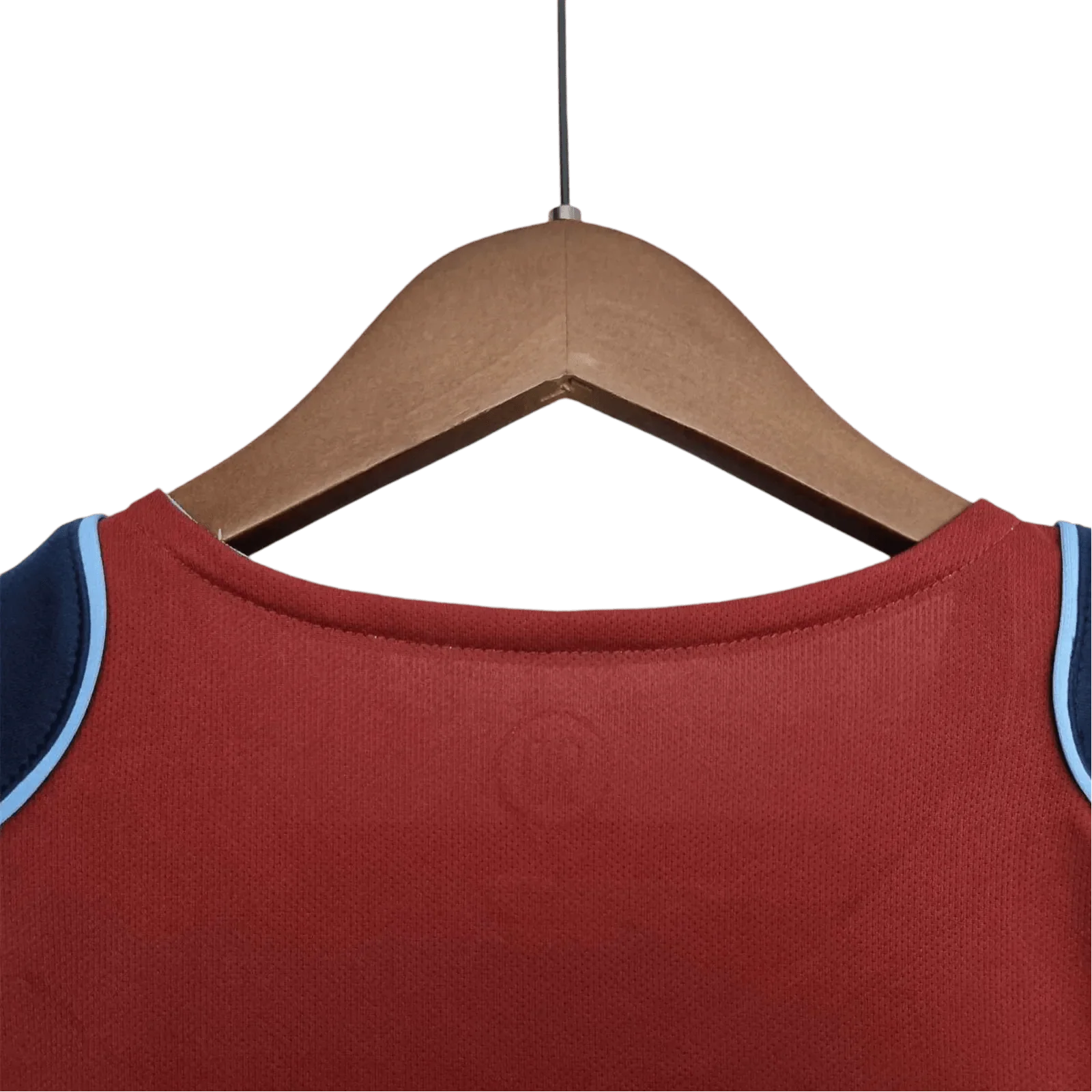 https://cdn.shopify.com/s/files/1/0826/7228/8075/files/20042005-atletico-madrid-spider-man-2-away-retro-kit-classickits433-167777.webp?v=1741198276