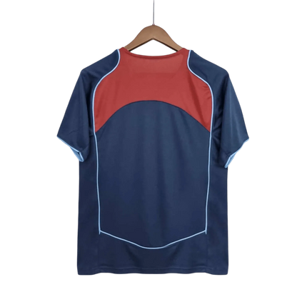 https://cdn.shopify.com/s/files/1/0826/7228/8075/files/20042005-atletico-madrid-spider-man-2-away-retro-kit-classickits433-309387.webp?v=1741198278