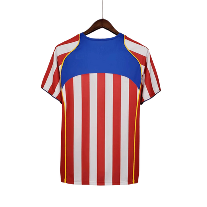 https://cdn.shopify.com/s/files/1/0826/7228/8075/files/20042005-atletico-madrid-spider-man-2-home-retro-kit-classickits433-670801.webp?v=1741198258