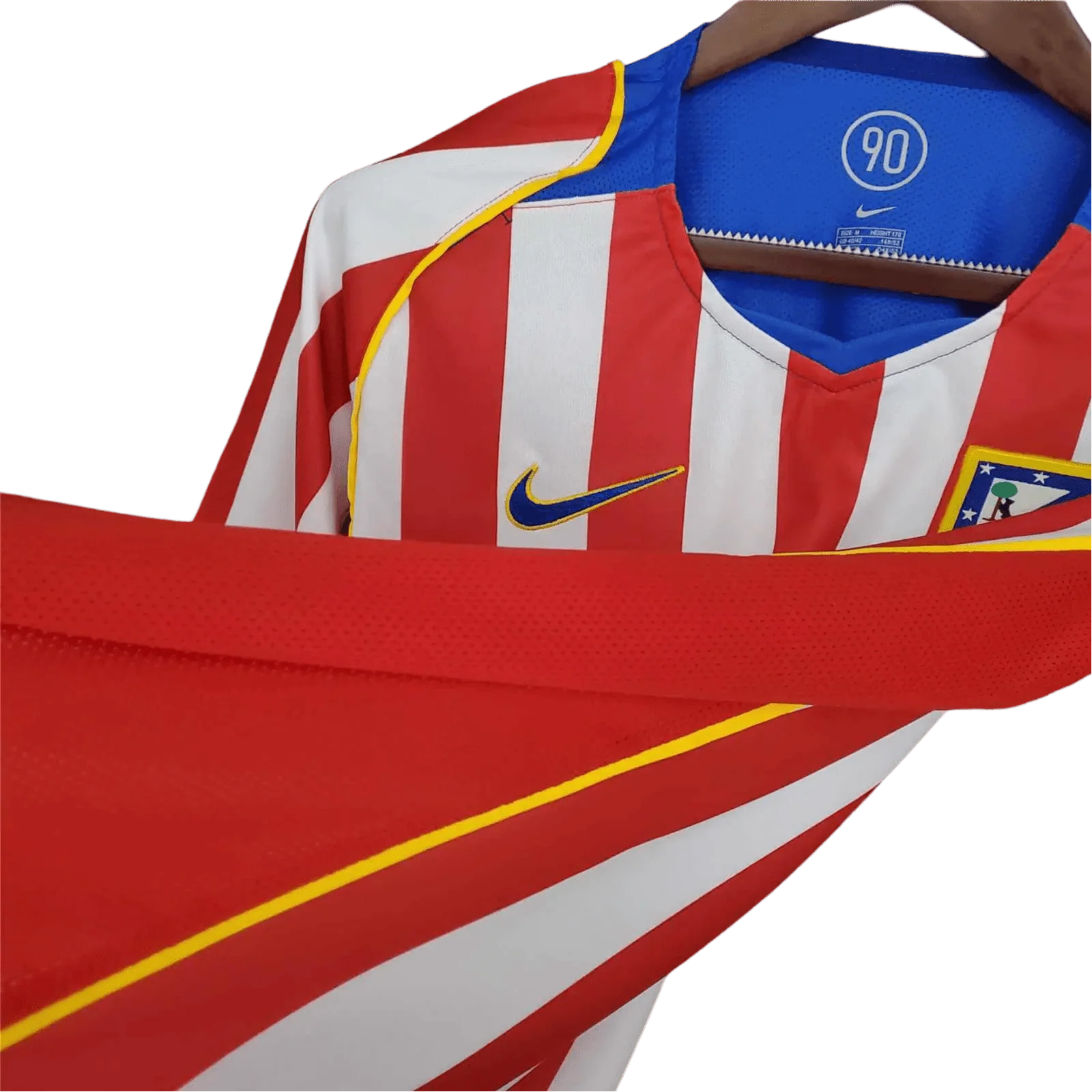 https://cdn.shopify.com/s/files/1/0826/7228/8075/files/20042005-atletico-madrid-spider-man-2-home-retro-kit-classickits433-819661.webp?v=1741198260