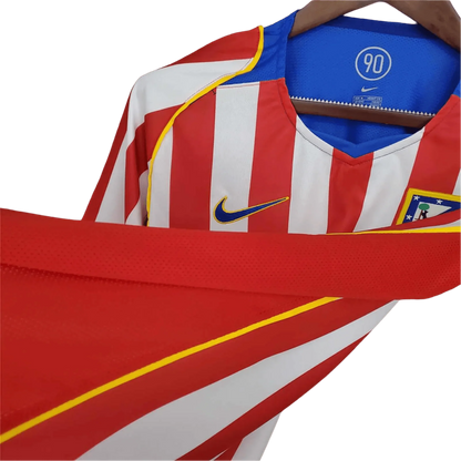 https://cdn.shopify.com/s/files/1/0826/7228/8075/files/20042005-atletico-madrid-spider-man-2-home-retro-kit-classickits433-819661.webp?v=1741198260