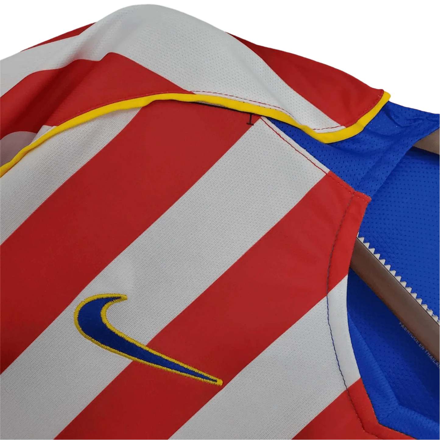 https://cdn.shopify.com/s/files/1/0826/7228/8075/files/20042005-atletico-madrid-spider-man-2-home-retro-kit-classickits433-850326.webp?v=1741198256