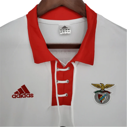 https://cdn.shopify.com/s/files/1/0826/7228/8075/files/20042005-benfica-vodafone-away-retro-jersey-622081.webp?v=1741199326