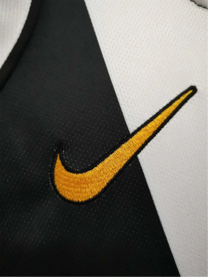 https://cdn.shopify.com/s/files/1/0826/7228/8075/files/20042005-juventus-sky-sport-home-retro-kit-395503.webp?v=1741197298