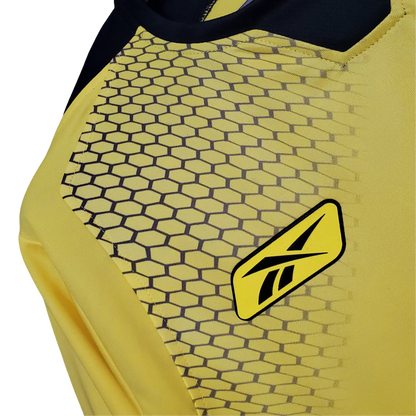 https://cdn.shopify.com/s/files/1/0826/7228/8075/files/20042005-liverpooi-carlsberg-yellow-away-retro-kit-classickits433-969376.webp?v=1741197880