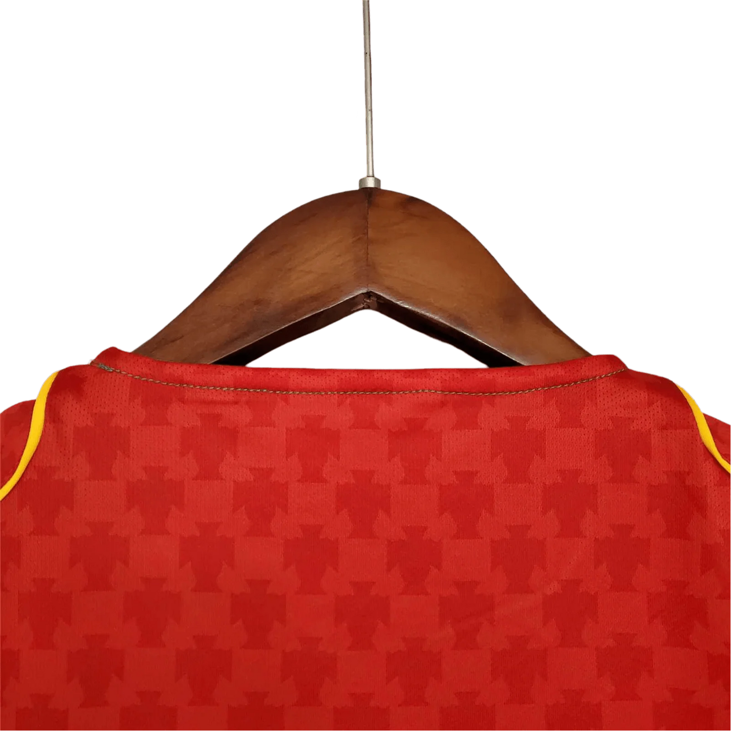 https://cdn.shopify.com/s/files/1/0826/7228/8075/files/20042005-portugal-home-retro-jersey-246694.webp?v=1741198528