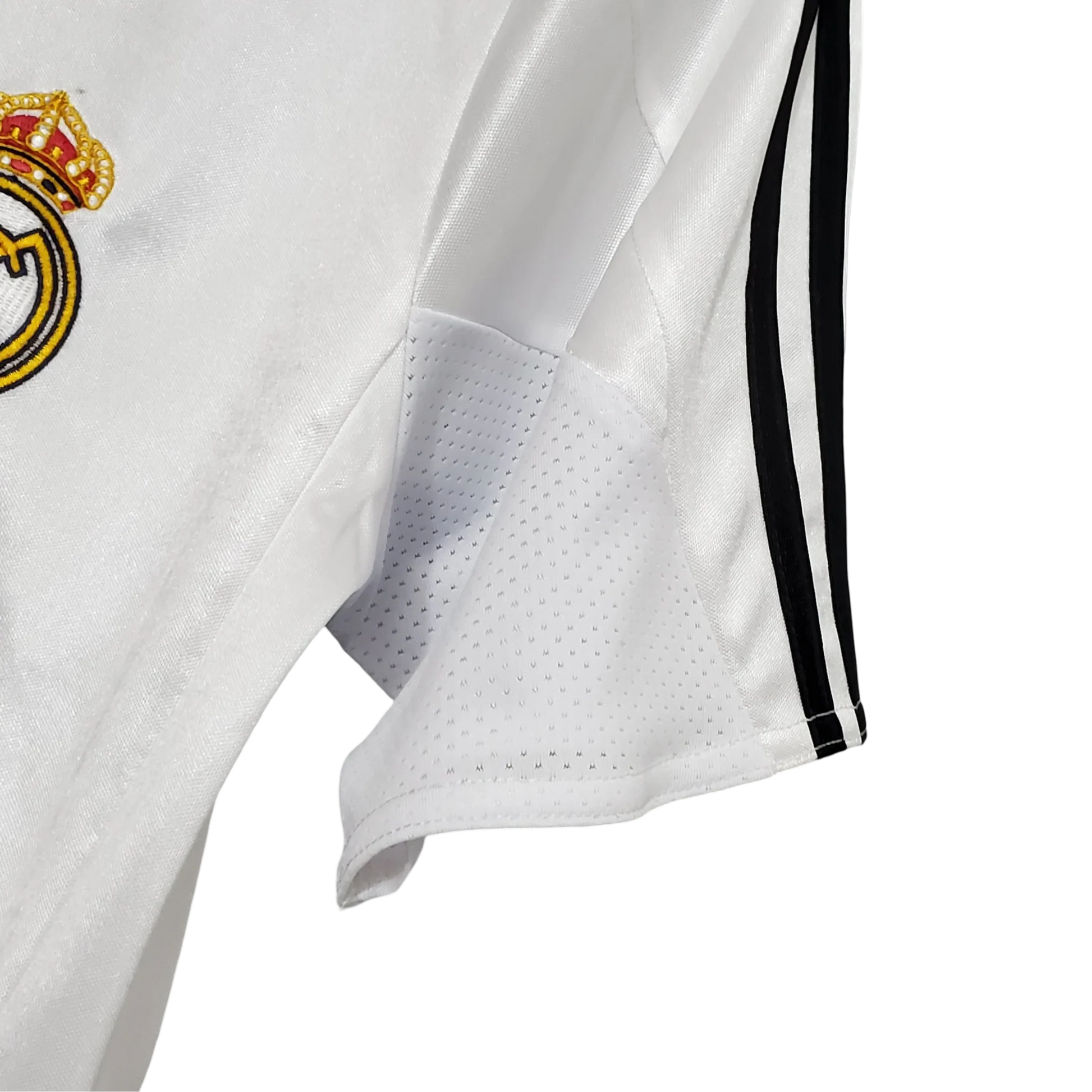 https://cdn.shopify.com/s/files/1/0826/7228/8075/files/20042005-real-madrid-siemens-mobile-home-retro-kit-866889.webp?v=1741197482