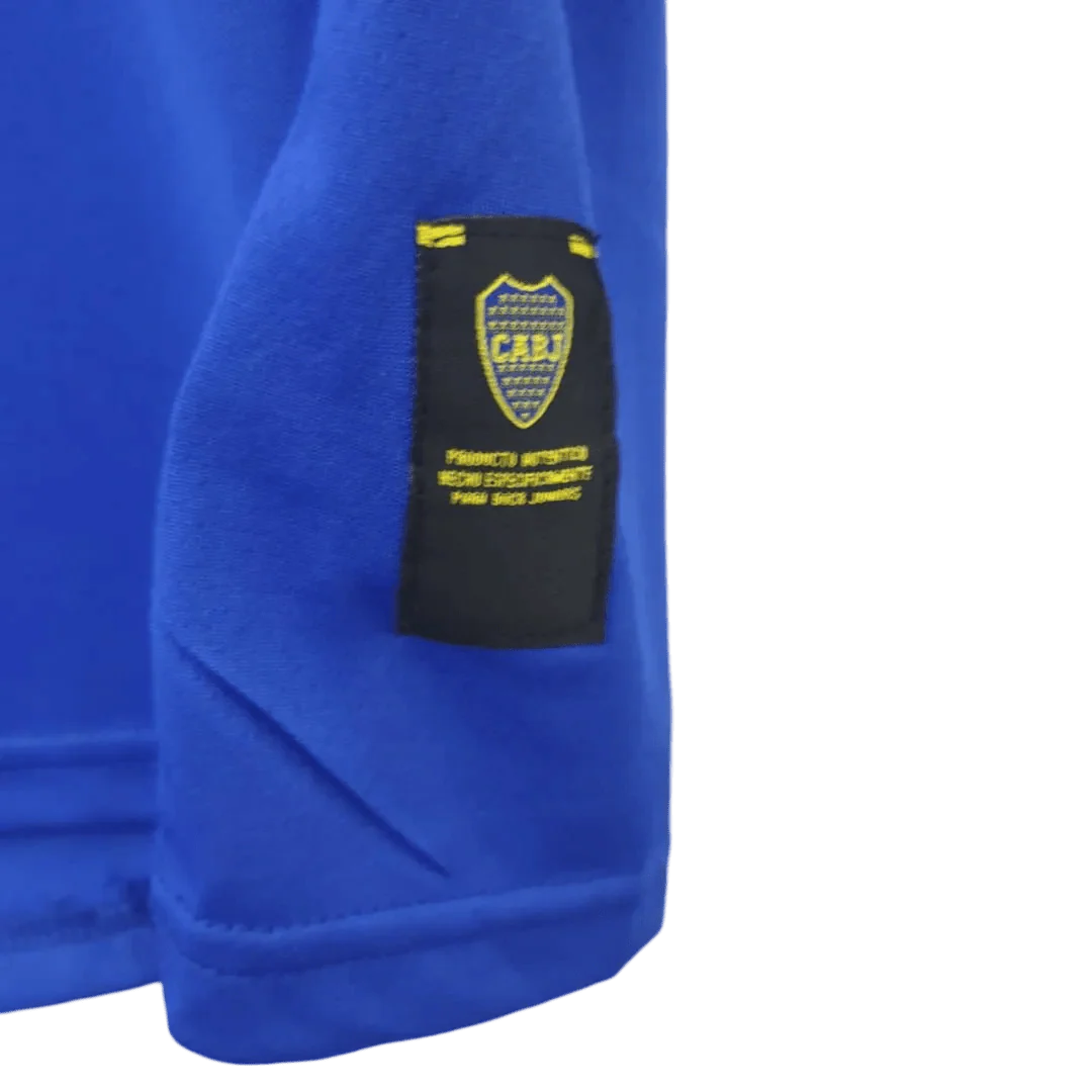https://cdn.shopify.com/s/files/1/0826/7228/8075/files/2005-boca-juniors-home-retro-jersey-690125.webp?v=1741197158