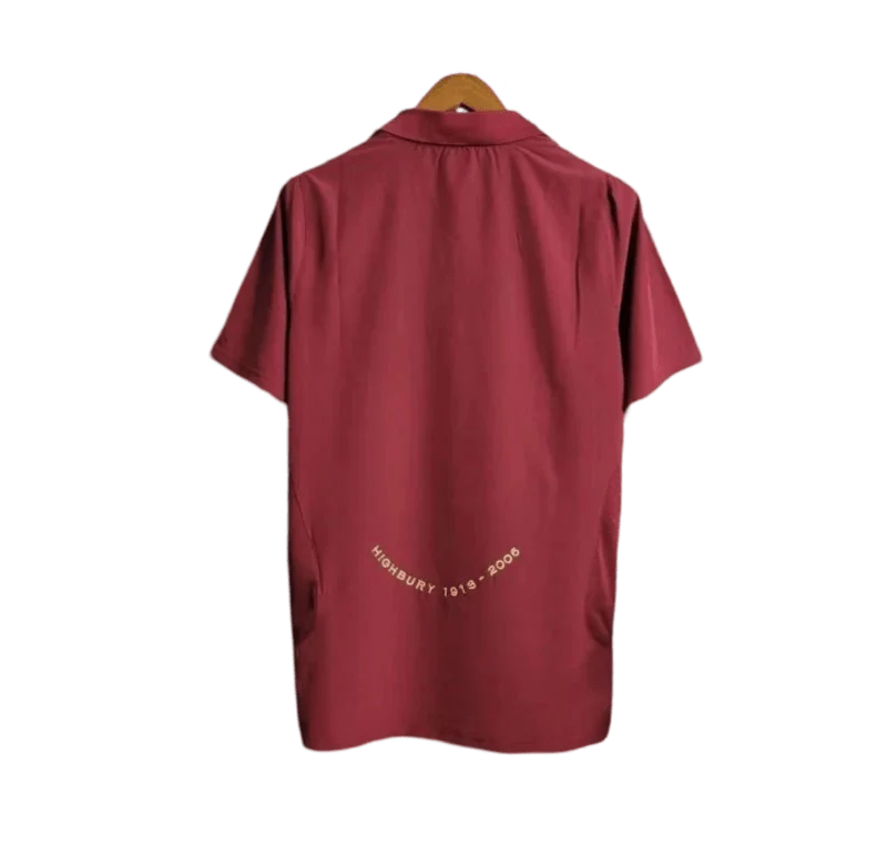 https://cdn.shopify.com/s/files/1/0826/7228/8075/files/20052006-arsenal-sponsor-o2-home-retro-kit-classickits433-193219.webp?v=1741199332