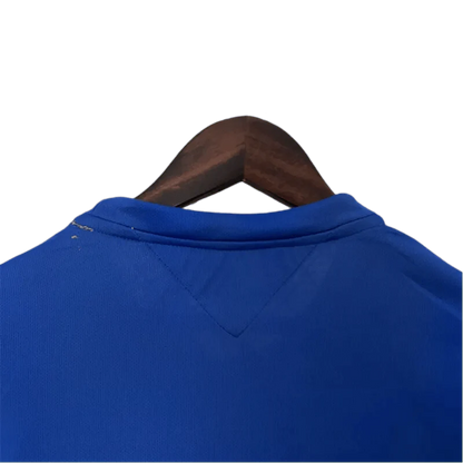 https://cdn.shopify.com/s/files/1/0826/7228/8075/files/20052006-chelsea-samsung-mobile-home-retro-kit-classickits433-368939.webp?v=1741198253