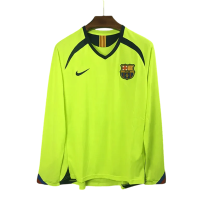 https://cdn.shopify.com/s/files/1/0826/7228/8075/files/20052006-fc-barcelona-away-retro-kit-long-sleeves-classickits433-525335.webp?v=1741197549