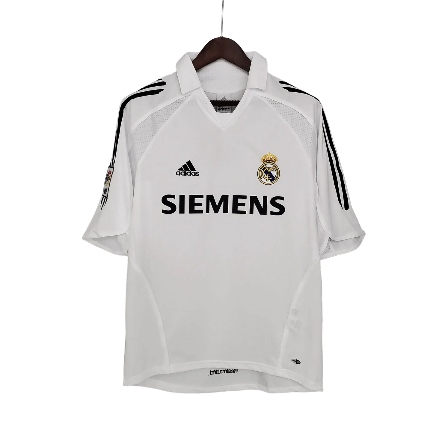 https://cdn.shopify.com/s/files/1/0826/7228/8075/files/20052006-real-madrid-siemens-home-retro-kit-short-sleeves-584279.webp?v=1741197435